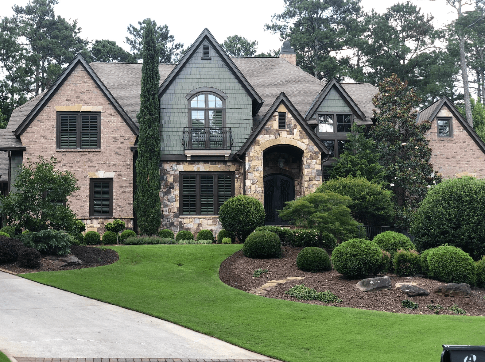 Exterior Painting - Professional painting services by Mondragon Painting